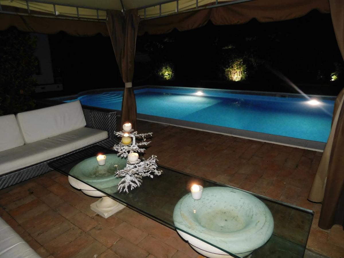 Appartamento Con Piscina Immersa Nel Verde Cascina Exteriér fotografie